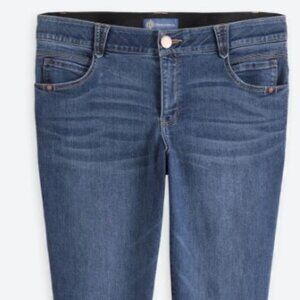 Democracy Karessa Ab Solution Capri Skinny Jean